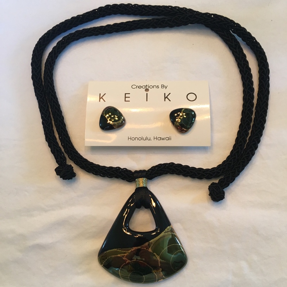 Black and Gold Handmade Ceramic Pendant and Earrings - Picture 5 of 5